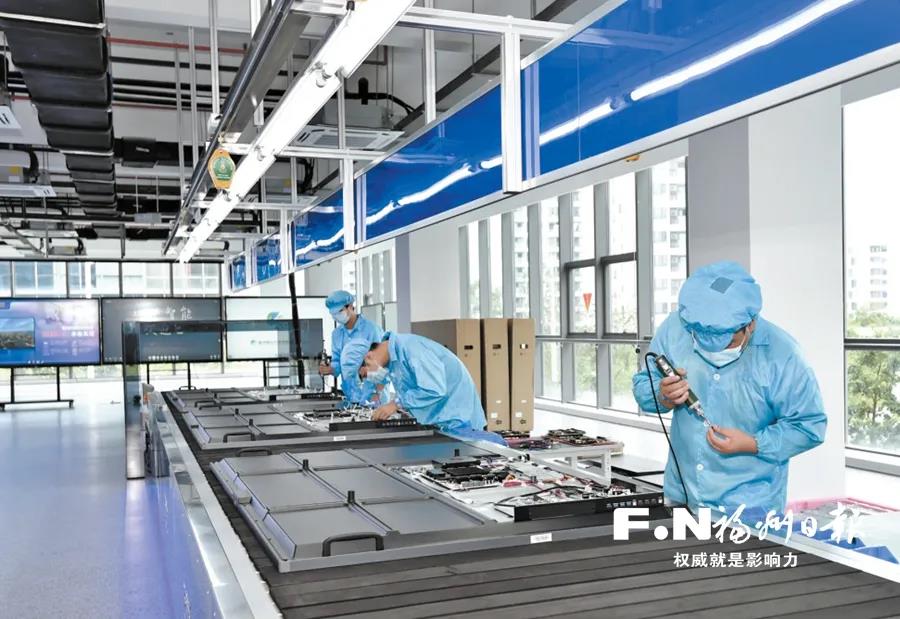 项目建设提速 新城活力四射 滨海新城已竣工项目139个,在建建筑工程约765万平方米 项目建设提速 新城活力四射 滨海新城已竣工项目139个,在建建筑工程约765万平方米