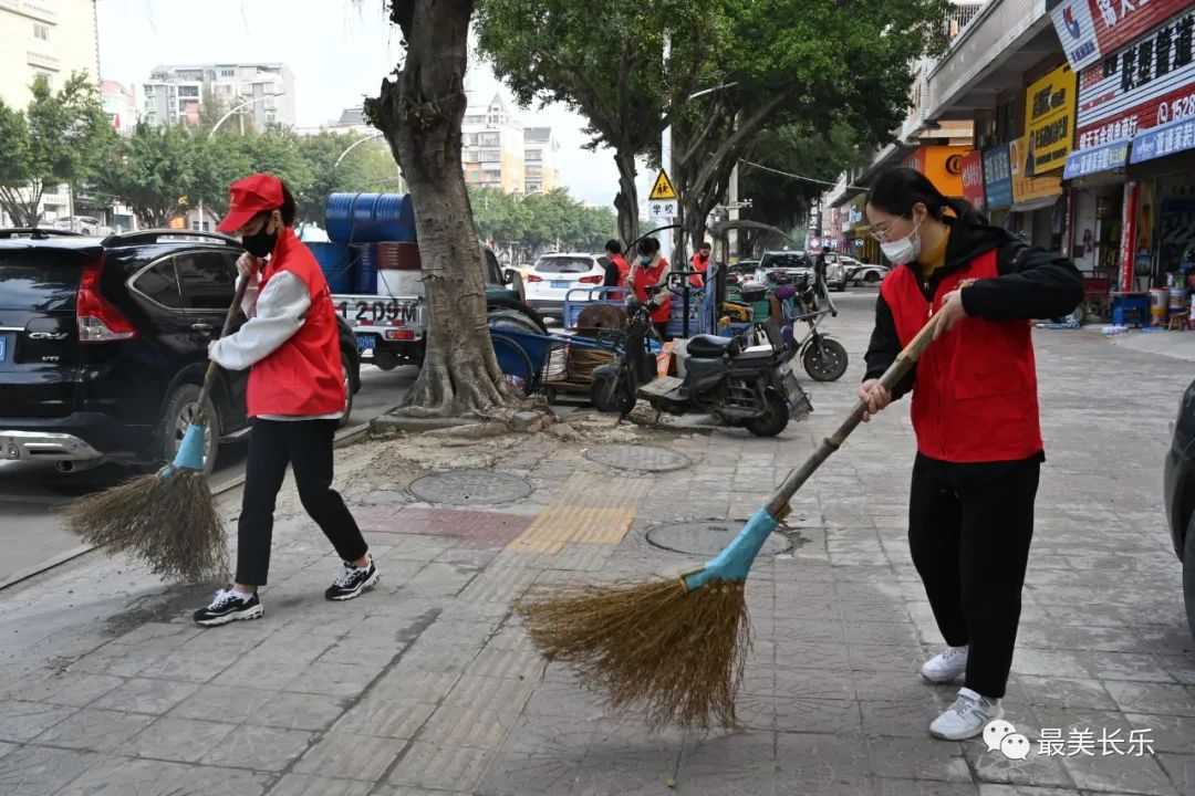 扮靓文明城市,这场百人党员志愿活动真给力! 扮靓文明城市,这场百人党员志愿活动真给力!