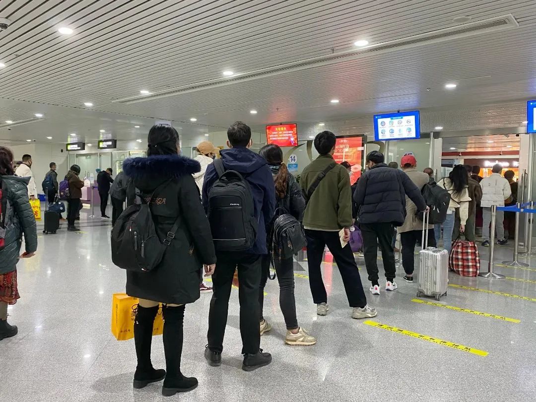 春运开启!福州机场旅客吞吐量预计近百万人次! 春运开启!福州机场旅客吞吐量预计近百万人次!
