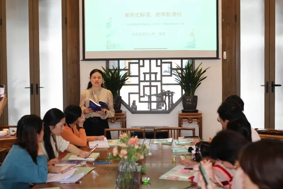 省级荣誉!她家中藏书2000多册! 省级荣誉!她家中藏书2000多册!