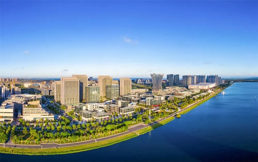 惊呆!医疗机器人如何在长乐 “备考上岗”?记者带你揭秘→ 惊呆!医疗机器人如何在长乐 “备考上岗”?记者带你揭秘→