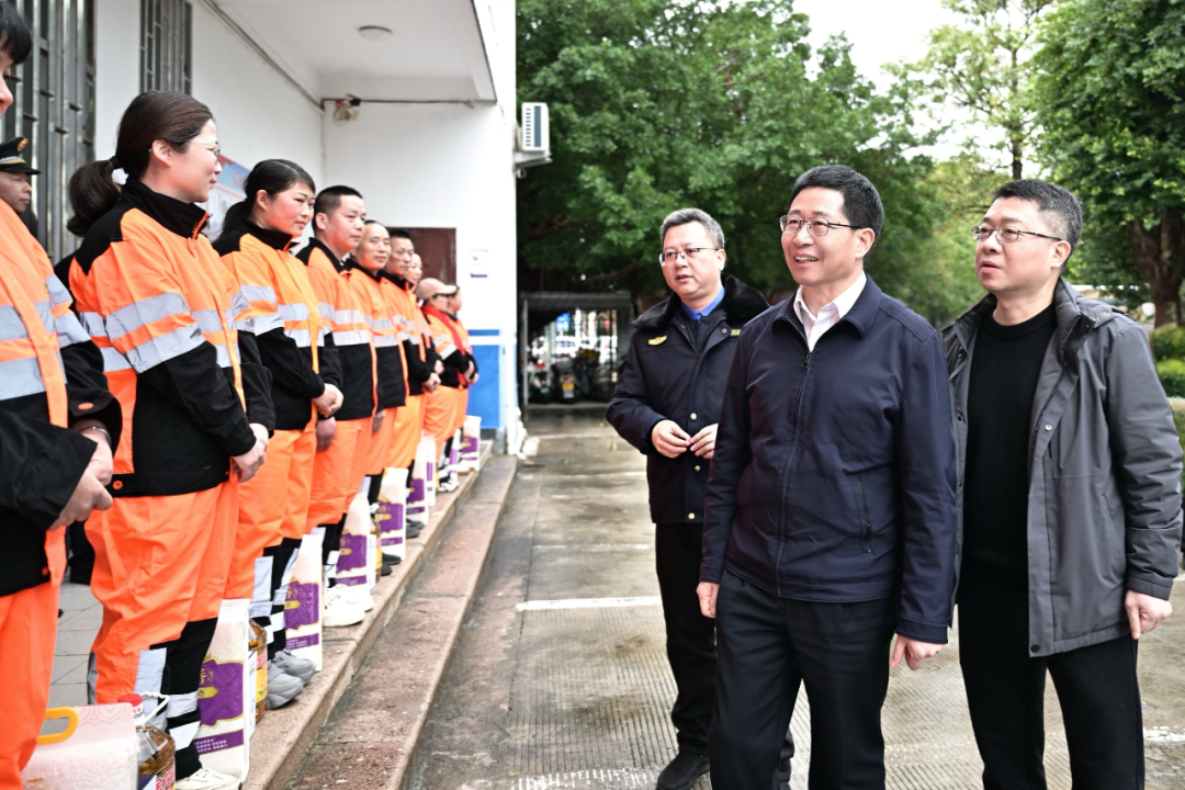 兰文慰问一线民生保障部门 兰文慰问一线民生保障部门