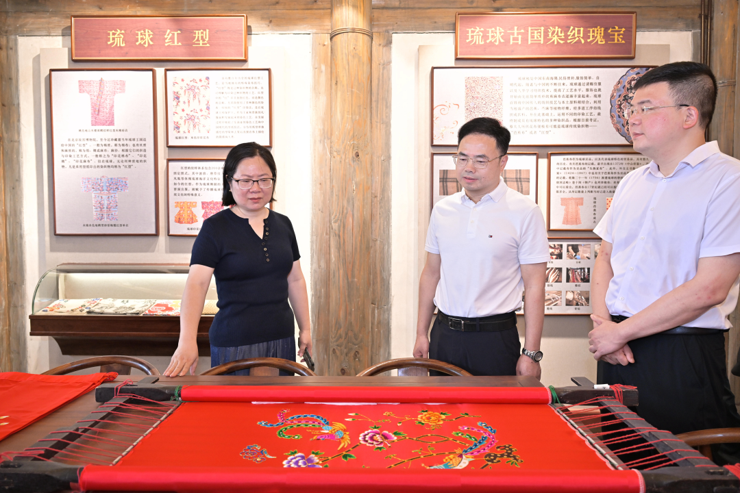 胡旭彬赴梅花镇调研古城保护与开发工作